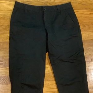 Ann Taylor Loft- Women's Black Capris / Cropped Pants - Size: 6